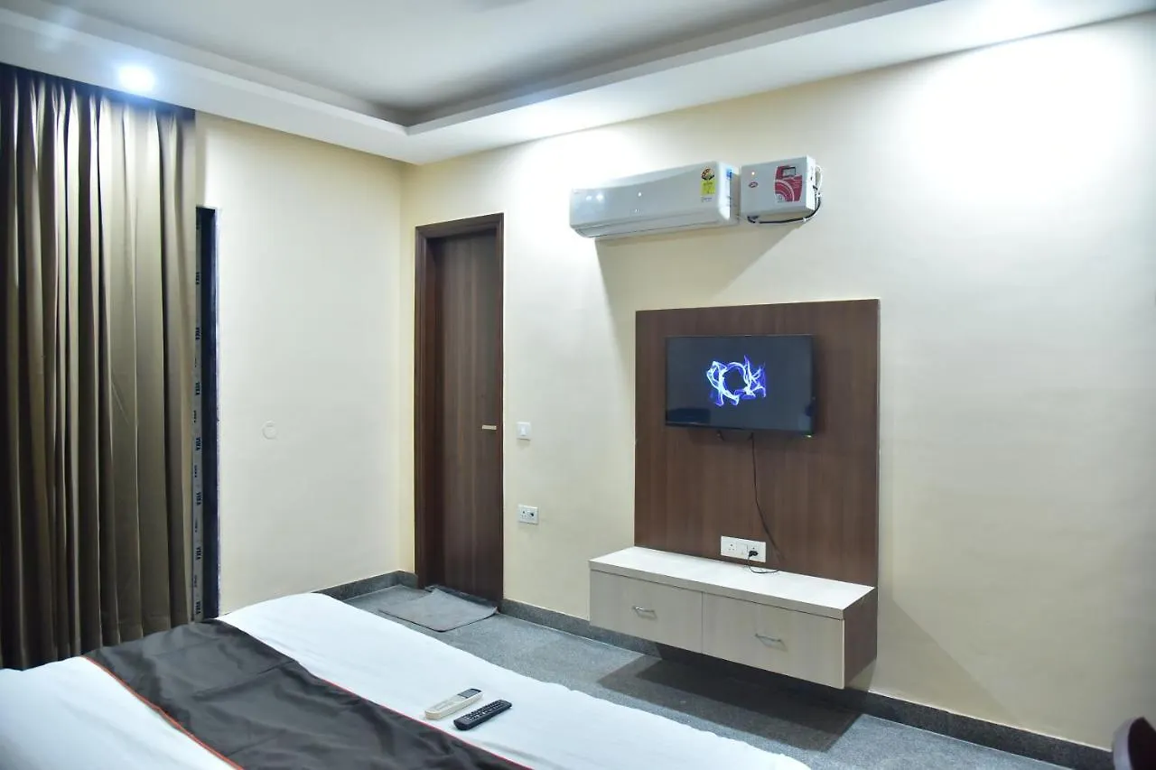 ***  Hotel Wedlock Premium Sohna Road Gurgaon India